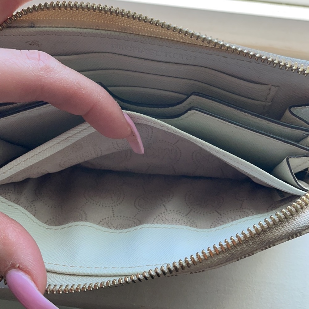 MK Wallet - Picture 5 of 6